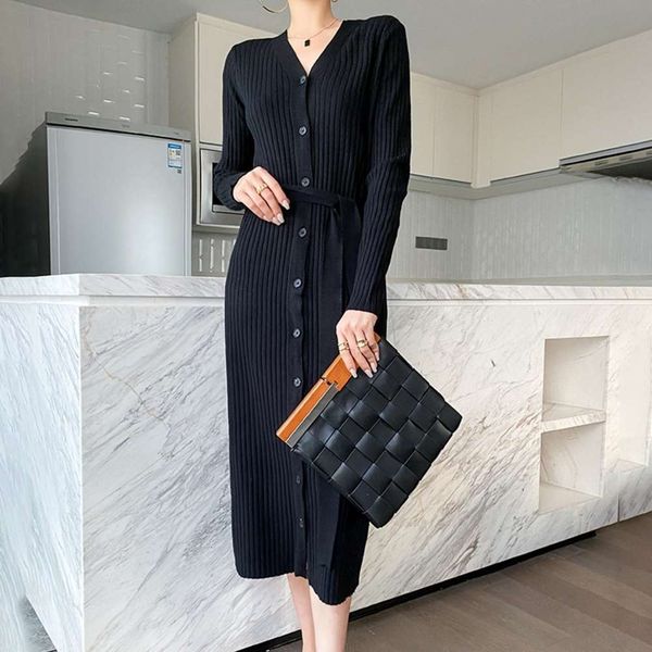 knitwear v-neck long solid new single breasted color cardigan dress new striped dress women's fashion luxury, White;black
knitwear v-neck long solid new single breasted color cardigan dress new striped dress women's fashion luxury, White;black