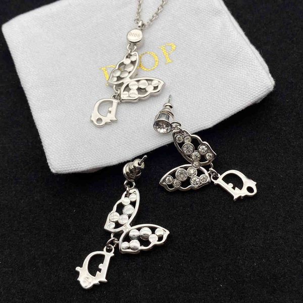 70% off new butterfly necklace earrings silver suit idol street shoot the same fashion, beautiful and atmospheric
70% off new butterfly necklace earrings silver suit idol street shoot the same fashion, beautiful and atmospheric