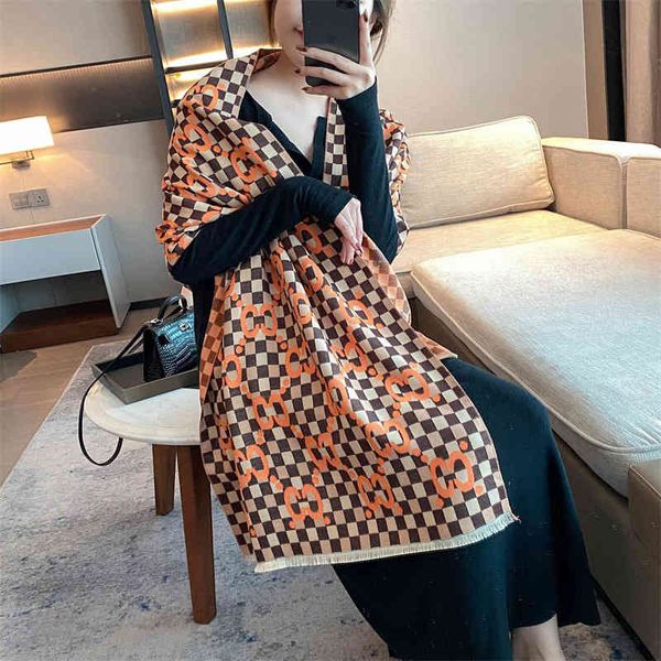 shawl chessboard c letter scarf women's winter 2021 rectangular warm live tape goods, Blue;gray
shawl chessboard c letter scarf women's winter 2021 rectangular warm live tape goods, Blue;gray