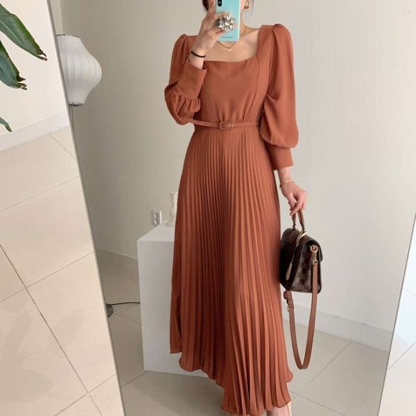 2021temperament knee length women autumn and winter elegant square collar lantern sleeve waist pleated skirt french celebrity dress, Black;gray
2021temperament knee length women autumn and winter elegant square collar lantern sleeve waist pleated skirt french celebrity dress, Black;gray
