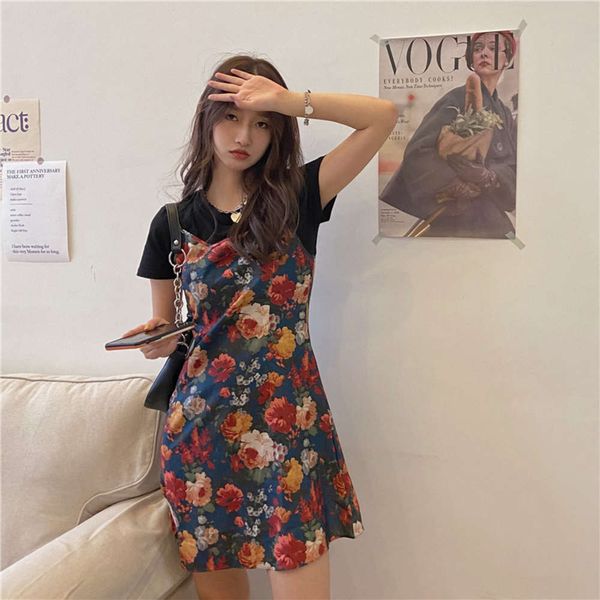 personalized small versatile slim waist flower suspender skirt dress + black short sleeve t-shirt suit, Black;gray
personalized small versatile slim waist flower suspender skirt dress + black short sleeve t-shirt suit, Black;gray