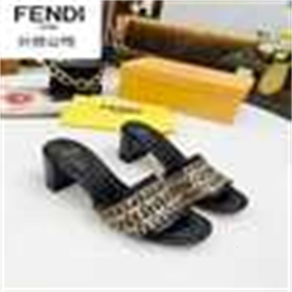 handmade slippers women casual men walking tennis sandals designer mules slides luxury thongs shoes l98k, Black;white
handmade slippers women casual men walking tennis sandals designer mules slides luxury thongs shoes l98k, Black;white