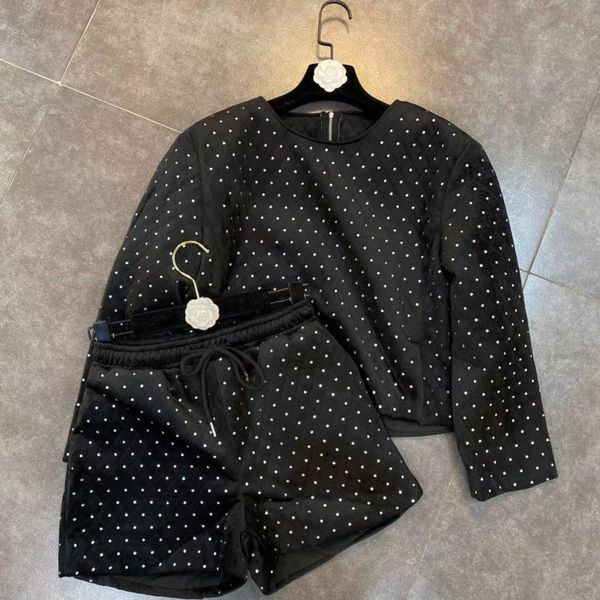 2021 New Spring Arrival Long Sleeve Velvet Neck Diamonds Top Elastic Cord Shorts Two Pieces Women's Clothing Set Sk0l, Gray
2021 New Spring Arrival Long Sleeve Velvet Neck Diamonds Top Elastic Cord Shorts Two Pieces Women's Clothing Set Sk0l, Gray