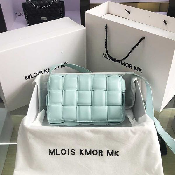 hong kong 2020 new leather women's cloud small square woven pillow single shoulder messenger bag
hong kong 2020 new leather women's cloud small square woven pillow single shoulder messenger bag