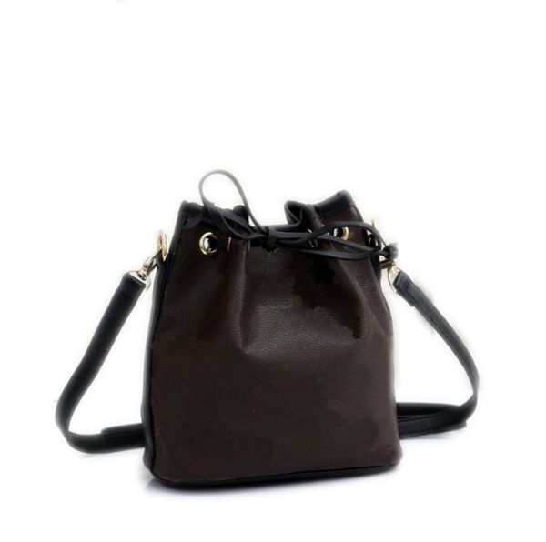 crossbody bag travel luxurys designers clutch brands womens fashion hardware envelope flap letter embroidery women postman retro messenger k
crossbody bag travel luxurys designers clutch brands womens fashion hardware envelope flap letter embroidery women postman retro messenger k