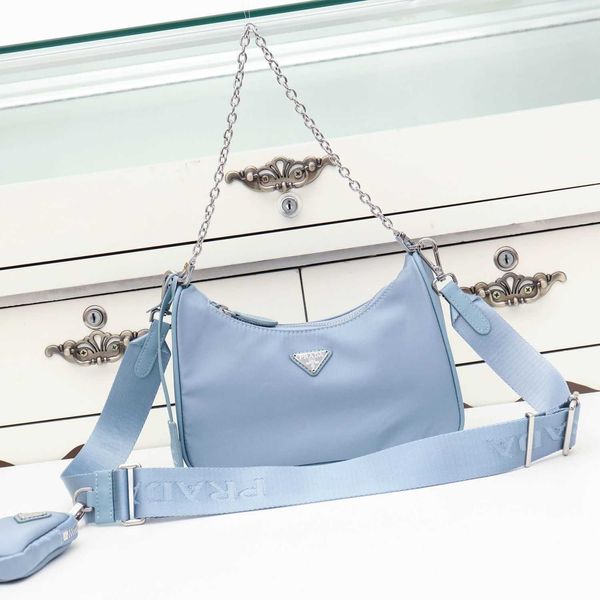 light 2021 new bag women's trend fashion versatile foreign style hand leisure one shoulder underarm zly
light 2021 new bag women's trend fashion versatile foreign style hand leisure one shoulder underarm zly