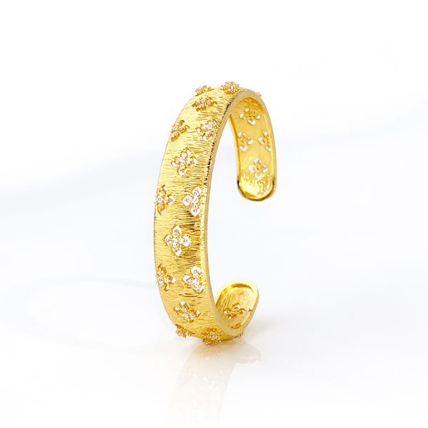 wholesale woman cuff bracelet vintage 18k gold plated zircon stars charms bracelets bangles for women fashion luxury design classic wedding, White
wholesale woman cuff bracelet vintage 18k gold plated zircon stars charms bracelets bangles for women fashion luxury design classic wedding, White