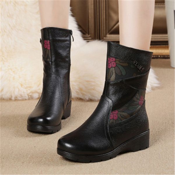 superstar walking shoes 2018 new leather wedge boots short plush metal decorative ankle boots snow shoes winter shoes
superstar walking shoes 2018 new leather wedge boots short plush metal decorative ankle boots snow shoes winter shoes