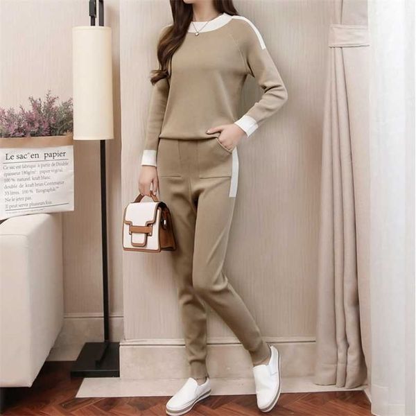 fashion knitted two-piece suit spring long sleeve contrast color knitwear and harem pants casual tracksuit female 211106, White
fashion knitted two-piece suit spring long sleeve contrast color knitwear and harem pants casual tracksuit female 211106, White