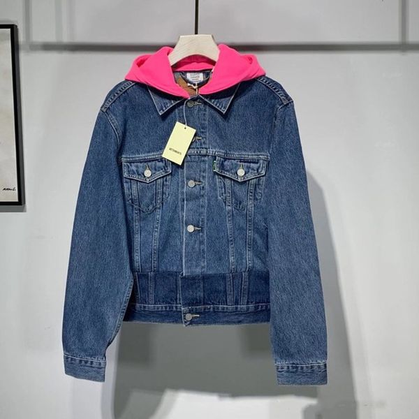 2021 new denim jacket men women hem stitching color vetements jackets embroidery vtm coats removable red collar 9bpi, Black;brown
2021 new denim jacket men women hem stitching color vetements jackets embroidery vtm coats removable red collar 9bpi, Black;brown