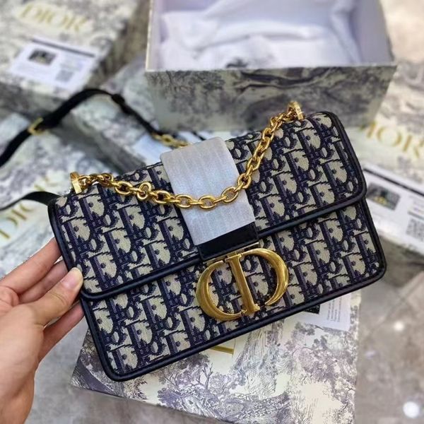 2021 female, wanghong, same style, mengtian chain one shoulder bag, hand-held underarm bag
2021 female, wanghong, same style, mengtian chain one shoulder bag, hand-held underarm bag
