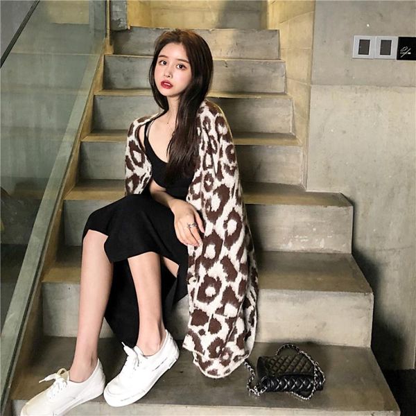 women's sweaters 3 colors 2021 autumn and winter korean chic style v-neck loose leopard knitted womens cardigans (r3310), White;black
women's sweaters 3 colors 2021 autumn and winter korean chic style v-neck loose leopard knitted womens cardigans (r3310), White;black