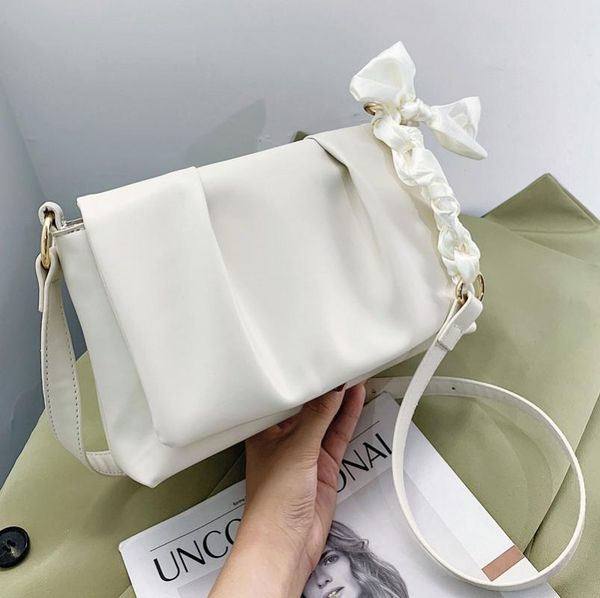 evening bags european and american small autumn wild 2021 fashion ladies messenger bag net red one-shoulder armpit square 
evening bags european and american small autumn wild 2021 fashion ladies messenger bag net red one-shoulder armpit square