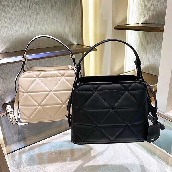 designer luxury bag design luxurys designers bags women shoulder genuine leather fashion triangle pattern messen women's leather handba
designer luxury bag design luxurys designers bags women shoulder genuine leather fashion triangle pattern messen women's leather handba