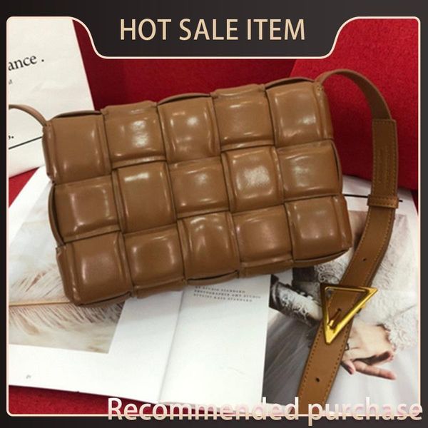 2021 quality brand leather new high handbags woven designer messenger bag designer women's fashion bags fashion luxury ladies bags wall
2021 quality brand leather new high handbags woven designer messenger bag designer women's fashion bags fashion luxury ladies bags wall