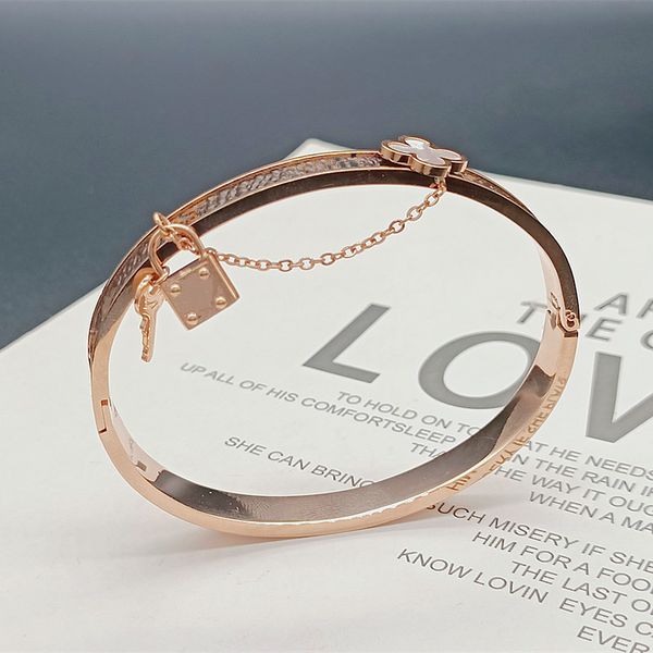 titanium steel rose gold key lock bangle bracelet women female leather luxury letter l fashion designer to give girlfriend a gift jewelry, Black
titanium steel rose gold key lock bangle bracelet women female leather luxury letter l fashion designer to give girlfriend a gift jewelry, Black