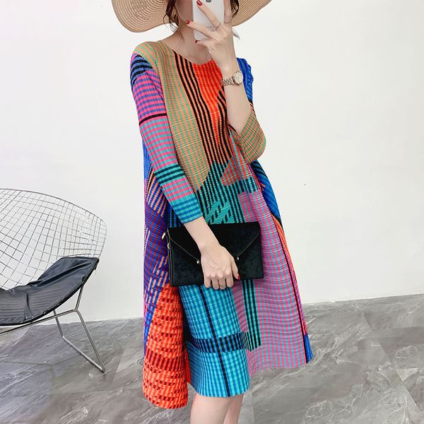 2021 new pleated summer large size loose elegant maxi es for women covering belly overall button striped sar7, Black;gray
2021 new pleated summer large size loose elegant maxi es for women covering belly overall button striped sar7, Black;gray