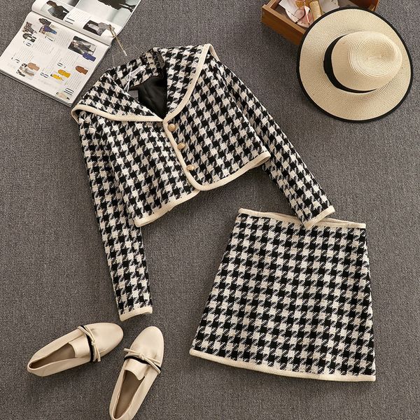 2021 new quality spring women 2 set tweed jacket short coat + elegant fashion high waist skirt suits houndstooth two piece qq3a, Black;gray
2021 new quality spring women 2 set tweed jacket short coat + elegant fashion high waist skirt suits houndstooth two piece qq3a, Black;gray