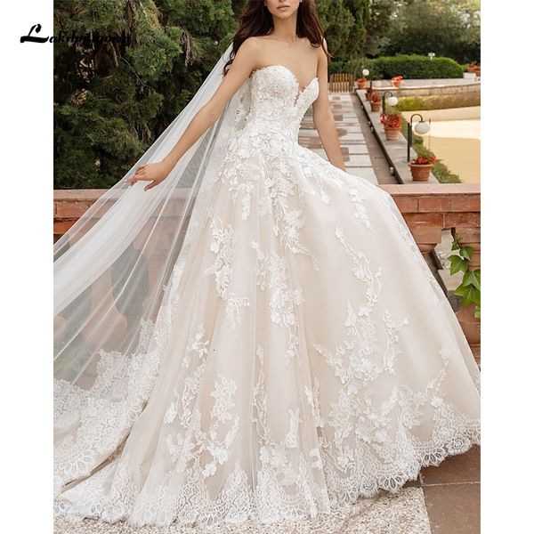 2021 new romantic illusion detail strapless a-line wedding es sweetheart neckline sweep/brush train lace with appliques k1h8, White
2021 new romantic illusion detail strapless a-line wedding es sweetheart neckline sweep/brush train lace with appliques k1h8, White