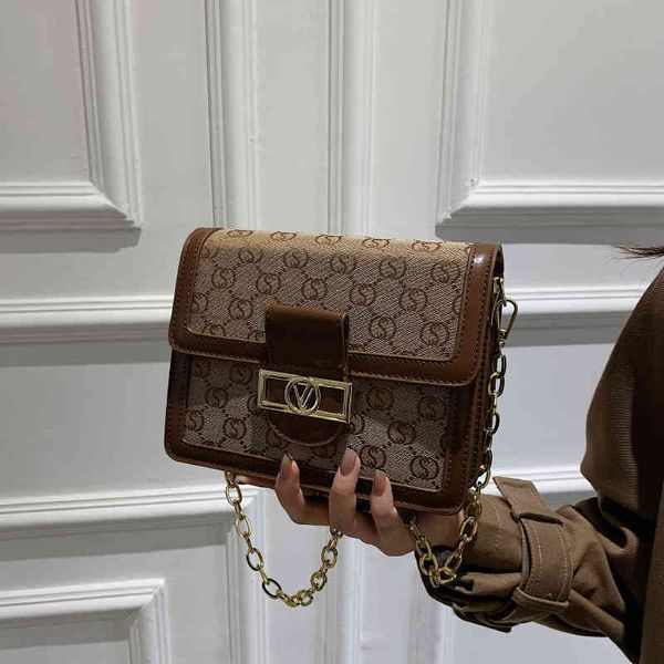 2022 latest handbag factory store red autumn and winter versatile one shoulder diagonal cross chain small square
2022 latest handbag factory store red autumn and winter versatile one shoulder diagonal cross chain small square