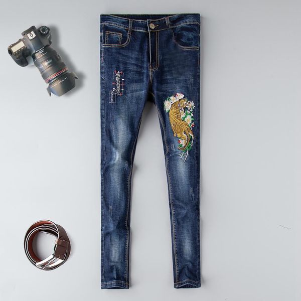 2021 ny man torn jeans patchwork new brand blue cotton 3d embroidered homme denim pants plus size 29-38 a4m6
2021 ny man torn jeans patchwork new brand blue cotton 3d embroidered homme denim pants plus size 29-38 a4m6