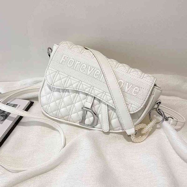 2022 latest models handbag wholesale french style rhombic lattice embroidered thread female pearl chain strip single shoulder oblique span
2022 latest models handbag wholesale french style rhombic lattice embroidered thread female pearl chain strip single shoulder oblique span