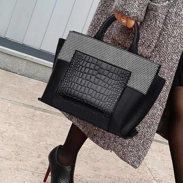 evening bags satchel genuine leather handbags 2021 ladies fashion portable simple and versatile one-shoulder messenger large-capacity bag
evening bags satchel genuine leather handbags 2021 ladies fashion portable simple and versatile one-shoulder messenger large-capacity bag