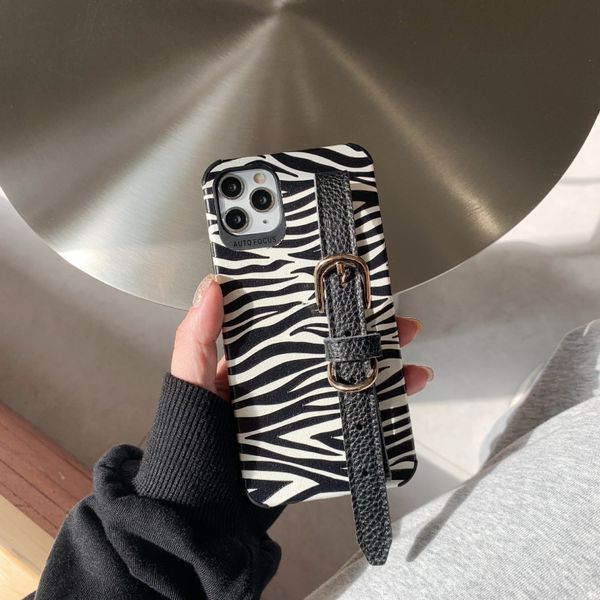 fashion zebra-stripe pattern luxury phone case for 12 mini 11 pro max 7 8 plus x xr xs max leather wrist strap back cover coque
fashion zebra-stripe pattern luxury phone case for 12 mini 11 pro max 7 8 plus x xr xs max leather wrist strap back cover coque