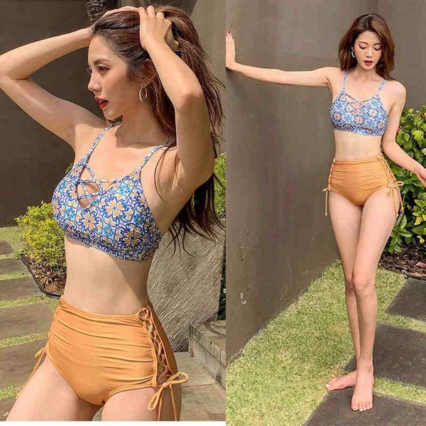 one-piece suits korean student girl bikini swimsuit female spring small fragrance wind beach cute was thin and gathered together pure
one-piece suits korean student girl bikini swimsuit female spring small fragrance wind beach cute was thin and gathered together pure