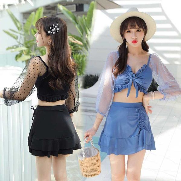 long sleeve split body skirt for covering belly showing thin conservative with small cht and gathered swimsuit, White;black
long sleeve split body skirt for covering belly showing thin conservative with small cht and gathered swimsuit, White;black