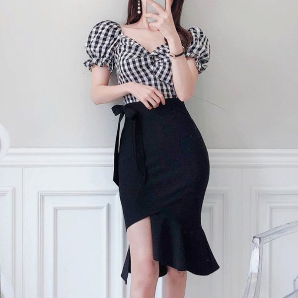 2021 new temperature korean summer plaid jacket + half length irregular hip skirt bow women's fashion rztw, Black
2021 new temperature korean summer plaid jacket + half length irregular hip skirt bow women's fashion rztw, Black