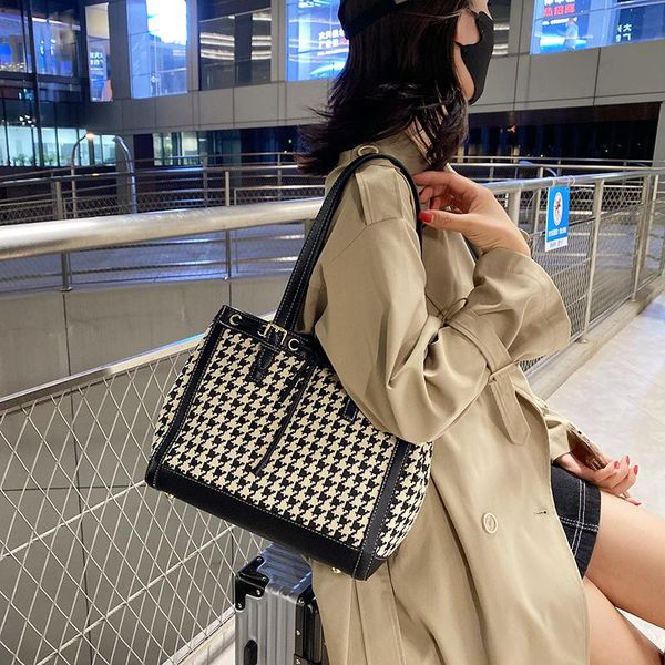 evening bags leisure fashion luxurious classic designer product women's shoulder bag handbag pu simple and generous purse
evening bags leisure fashion luxurious classic designer product women's shoulder bag handbag pu simple and generous purse