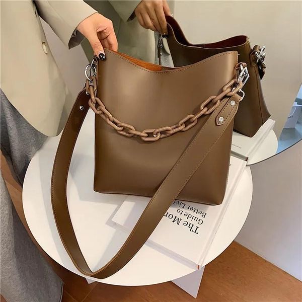 evening bags fashion chains shoulde bag women pu leather bucket large capacity combination crossbody designer lady handbag pouch sac
evening bags fashion chains shoulde bag women pu leather bucket large capacity combination crossbody designer lady handbag pouch sac