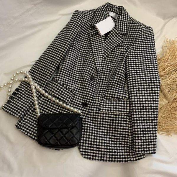 women's vests cel female qianbirao case suit coat, version of small waist, custom fabric texture super comfortable, the upper classica, Black;white 
women's vests cel female qianbirao case suit coat, version of small waist, custom fabric texture super comfortable, the upper classica, Black;white