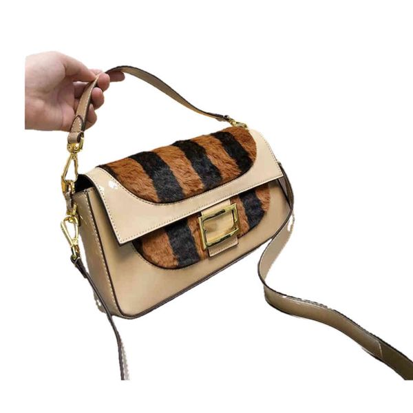 luxury designer f shoulder bags 2 colors 27x14cm plush stitching baguette original hardware organ bag women genuine leather handbag dinner h
luxury designer f shoulder bags 2 colors 27x14cm plush stitching baguette original hardware organ bag women genuine leather handbag dinner h