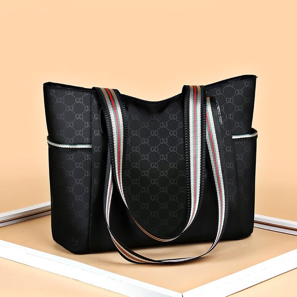 women's 2021 new fashion trend tote bag portable one shoulder large capacity waterproof shopping bag women
women's 2021 new fashion trend tote bag portable one shoulder large capacity waterproof shopping bag women