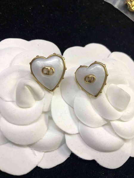 special offer 2021 luxury designer jewelry new peach heart love white shell pearl 925 silver needle jewelry high version
special offer 2021 luxury designer jewelry new peach heart love white shell pearl 925 silver needle jewelry high version