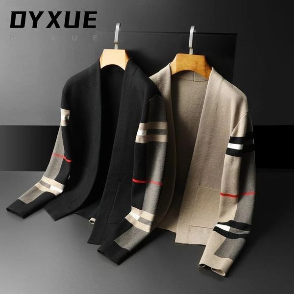 autumn european designer winter luxury men's high-end classic plaid knitted cardigan sweater casual jacket fashion brand 24, White;black
autumn european designer winter luxury men's high-end classic plaid knitted cardigan sweater casual jacket fashion brand 24, White;black