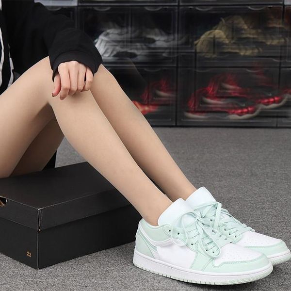 jumpman 1 low spruce aura white golf shoes mens designer schoenen 
jumpman 1 low spruce aura white golf shoes mens designer schoenen