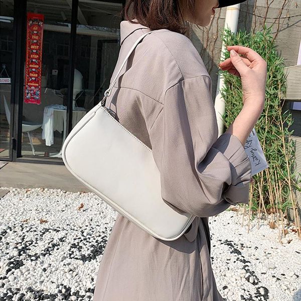 evening bags retro patent leather women handbag leisure pu armpit bag france baguette female simple shoulder designer puese
evening bags retro patent leather women handbag leisure pu armpit bag france baguette female simple shoulder designer puese