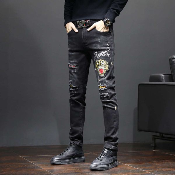 qiudongchao brand personalized embroidered jeans men's hole patch badge casual long pants blackwinter, Blue
qiudongchao brand personalized embroidered jeans men's hole patch badge casual long pants blackwinter, Blue