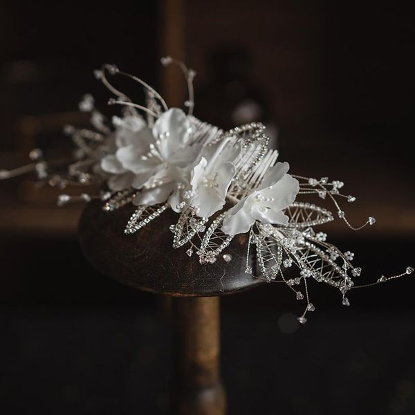hair clips & barrettes wedding accessories white flower combs pins rhinestones crystal head pieces headdress brides hairpins bridal jewelry, Golden;silver
hair clips & barrettes wedding accessories white flower combs pins rhinestones crystal head pieces headdress brides hairpins bridal jewelry, Golden;silver
