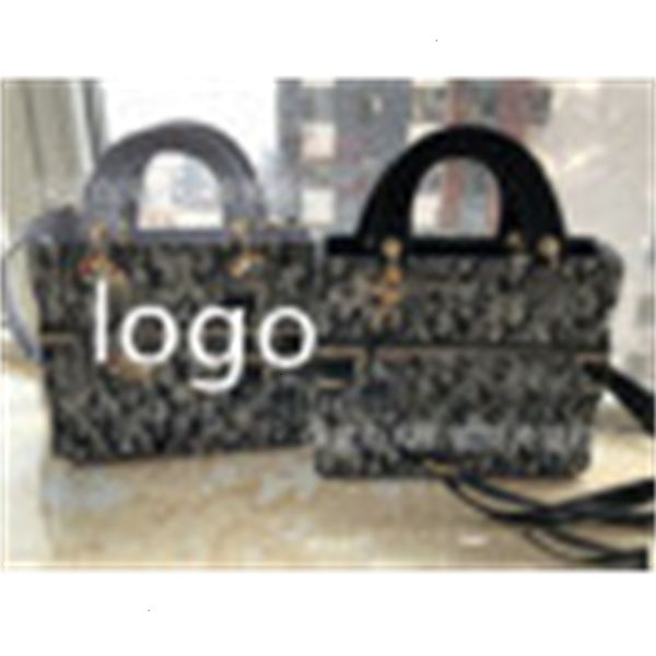 2022 new women's fashion printing portable princess bag net red texture letter one shoulder messenger
2022 new women's fashion printing portable princess bag net red texture letter one shoulder messenger