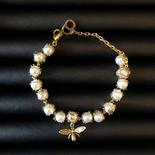 letter bee pearl neckchain necklace female net red high version bracelet earrings black friday deals, Golden;silver
letter bee pearl neckchain necklace female net red high version bracelet earrings black friday deals, Golden;silver