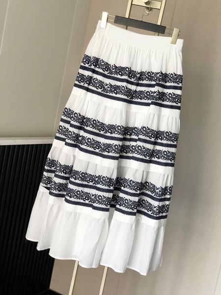skirts indie folk position floral embroidery ankle-length women elastic waist vintage long lady 2021, Black
skirts indie folk position floral embroidery ankle-length women elastic waist vintage long lady 2021, Black