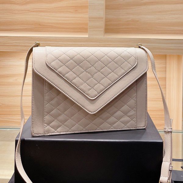 2021 winter designer gaby messenger crossbody bag luxurys designers women genuine leather shoulder lady handbags evening bag size: 26*6*18cm
2021 winter designer gaby messenger crossbody bag luxurys designers women genuine leather shoulder lady handbags evening bag size: 26*6*18cm