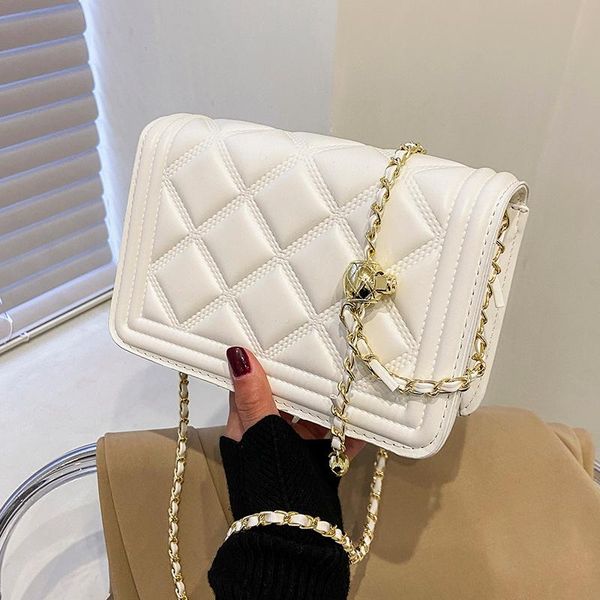 niche design diamond chain handbags 2021 new fashion messenger bag shoulder square bag underarm dual-use width: 20cm
niche design diamond chain handbags 2021 new fashion messenger bag shoulder square bag underarm dual-use width: 20cm