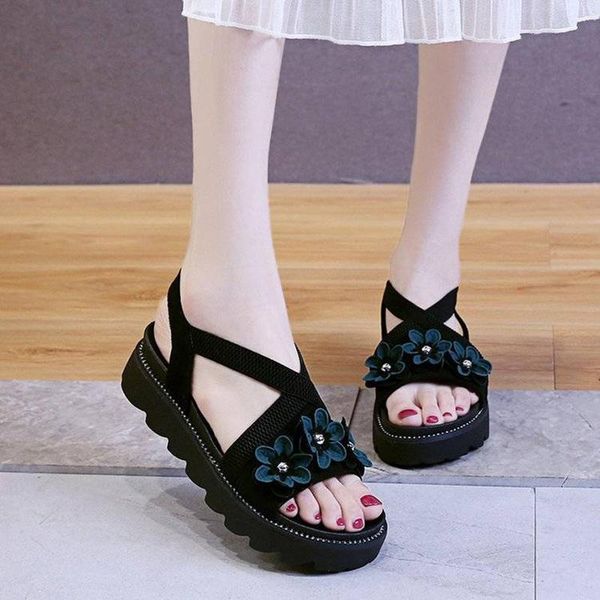 solid color flowers hollow out gear non-slip thick bottom sandals fashion open toes roman shoes soft comfortable beach shoes, Black
solid color flowers hollow out gear non-slip thick bottom sandals fashion open toes roman shoes soft comfortable beach shoes, Black