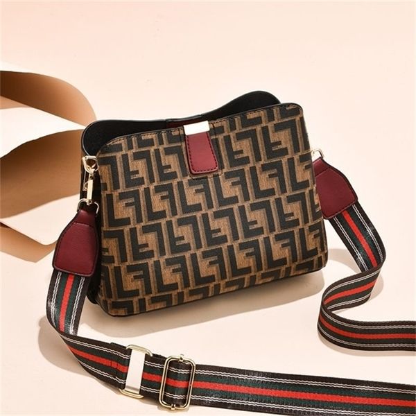 discount messenger bag new women's bag printed messenger the same sling shoulder recommended purse
discount messenger bag new women's bag printed messenger the same sling shoulder recommended purse