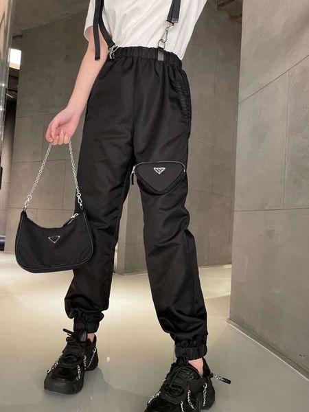 designer p home inverted triangle autumn and winter new pocket leggings simple and versatile casual slim suspenders women's trousers, White;black
designer p home inverted triangle autumn and winter new pocket leggings simple and versatile casual slim suspenders women's trousers, White;black